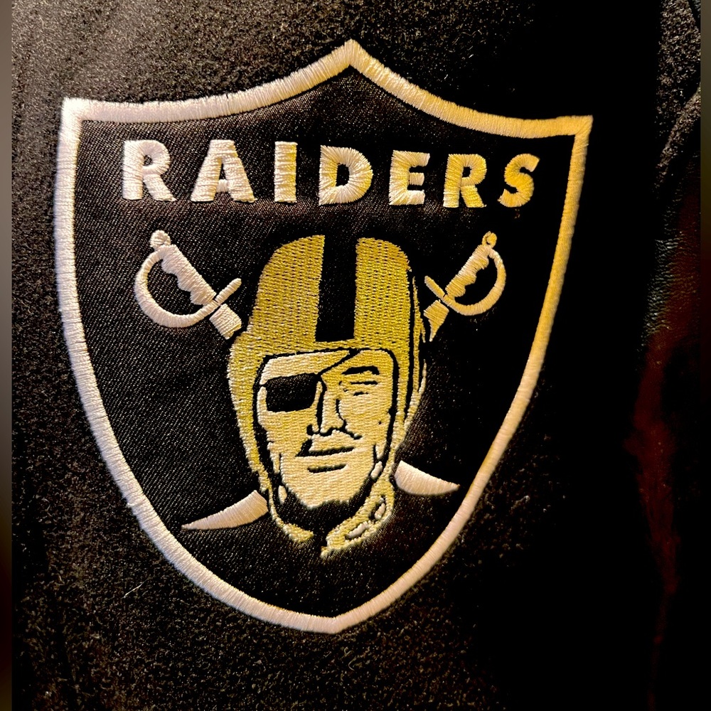 NFL Raiders jacket - Picture 2 of 3